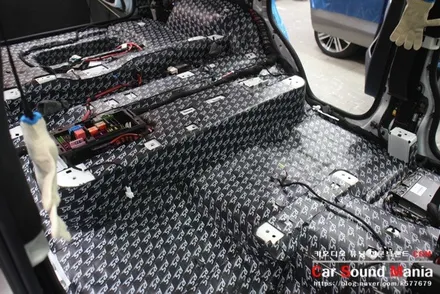 정숙한 실내 변신을 위한 벤츠 지바겐 전체 방음 시공과 송풍구 엠비언트 시공 신월동 카사운드매니아 100% 리얼 후기 / 서울 양천구 강서구