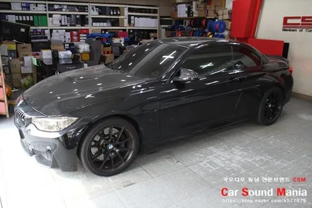 무손상 카오디오 튜닝 Musway 순정 오디오 옵션의 만족감 상승을 위한 BMW M4컨버터블 카오디오 튜닝과 함께 차량용 보약 에코파워캡 썬더볼트 장착기 / 서울 양천구 강서구