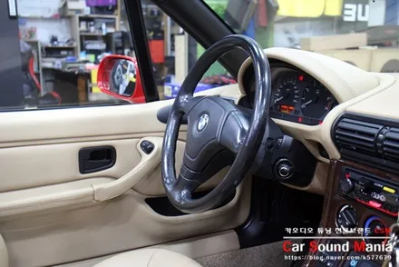 올드카 복원 BMW Z3 제대로 된 카오디오 튜닝을 통해 신세계 제공 수입차카오디오 튜닝 전문점 신월동CSM카오디오 / 서울 양천구 강서구