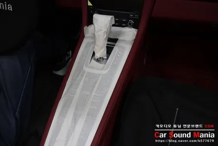 수입차후방카메라 전문 장착점 CSM카오디오 신 차 출고와 함께 입고된 718박스터 차량에 후진 주차의 편리함을 위해 후방카메라 장착을 완료하다 / 서울 양천구 강서구