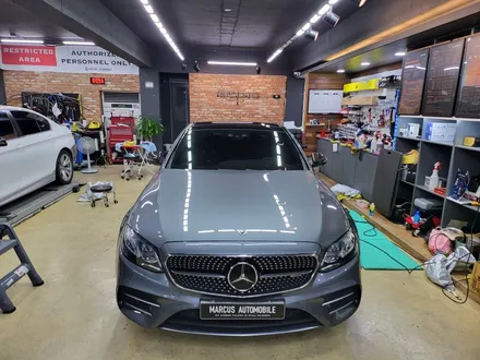 부산 전체랩핑 사상 주례 - 벤츠 E43 amg 에이버리 유광화이트 전체랩핑 / 부산 사상구