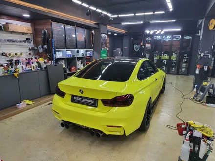 부산 전체랩핑 사상 주례 - bmw m4 쿠페 에이버리 유광 엠블런스 옐로우 전체랩핑 / 부산 사상구