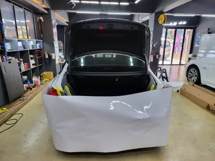 부산 전체랩핑 사상 주례 - 벤츠 E43 amg 에이버리 유광화이트 전체랩핑 / 부산 사상구