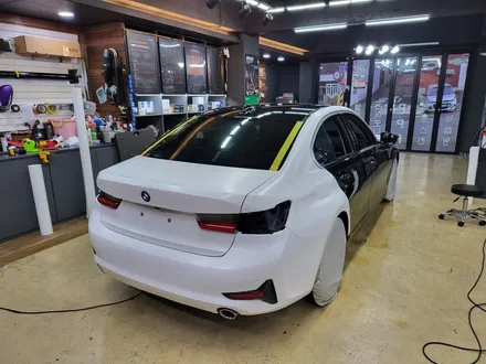 부산 주례 전체랩핑 - 사상 주례 BMW320d 에이버리 사틴 화이트 전체랩핑 / 부산 사상구