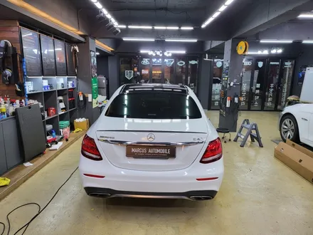 부산 전체랩핑 사상 주례 - 벤츠 E43 amg 에이버리 유광화이트 전체랩핑 / 부산 사상구