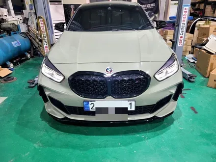 BMW 1시리즈 F40 순정 블랙 다이아몬드 그릴 교체 / 인천 계양