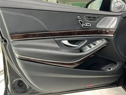 경주랩핑 벤츠 S560 W222 브러쉬블랙으로 실내랩핑 우드죽이기 / 포항, 경주