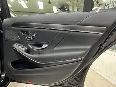 경주랩핑 벤츠 S560 W222 브러쉬블랙으로 실내랩핑 우드죽이기 / 포항, 경주