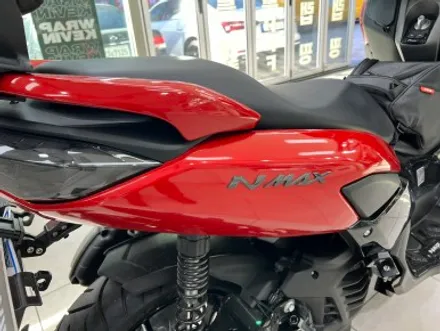 경북바이크랩핑 야마하 NMAX 125 유광드래곤파이어레드 전체랩핑 / 포항, 경주