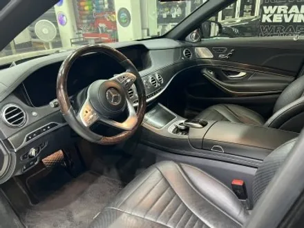 경주랩핑 벤츠 S560 W222 브러쉬블랙으로 실내랩핑 우드죽이기 / 포항, 경주