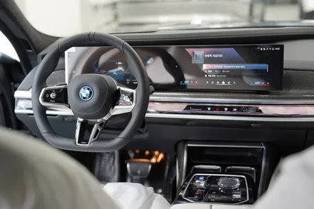 BMW I7 XDrive60에 걸맞는 최상위 필름  루마 버텍스 1100 시공기 / 서울 용산구 한강로3가
