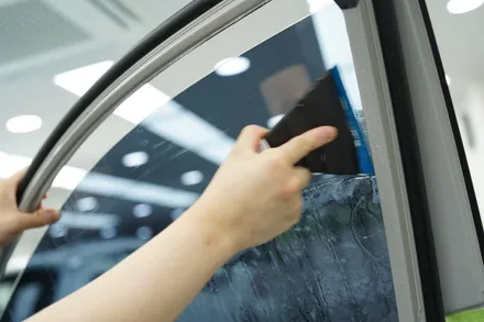 블루빛 반사필름 레이니블루 농도 및 색상 / 서울 용산구 한강로3가