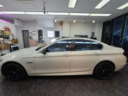BMW 520d 자동차썬팅 블락포디 비바스카이블루 재시공썬팅 반사썬팅
