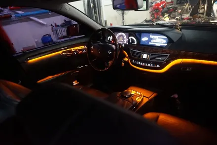 벤츠 w212 s500 실내풀LED 튜닝!!(엠비언트광량업) / 안산시 상록구 이동