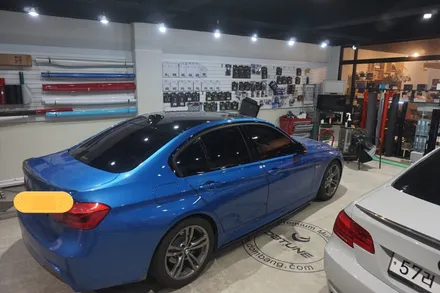 320d 블루블랙 투톤 랩핑~안산 루프스킨 카스킨 전문 디비튠에서! / 안산시 상록구 이동