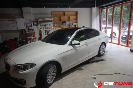 경기도 안산랩핑 안산LED튜닝 전문 디비튠에서 BMW 520d 루프스킨 시공 진행해드렸습니다! / 안산시 상록구 이동