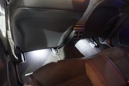 경기도 안산 안양 led 전문점 디비튠에서 벤츠 CLA 엠비언트등 풋등 시공 사례입니다~ / 안산시 상록구 이동