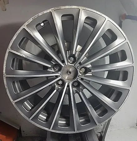 BMW 750 다이아컷팅 공법으로 색상변경없이 휠 복원 작업해드렸어요 / 천안 두정동
