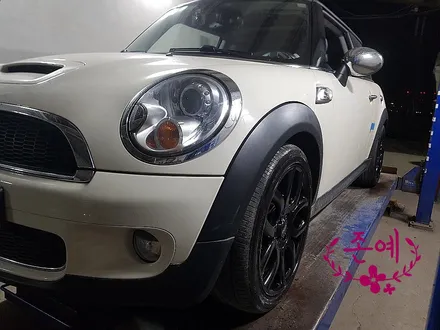 MINI 휠 데미지로 샌딩작업후 블랙으로 컬러도색변경 복원작업 / 천안 두정동