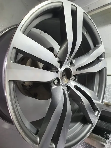 BMW X6   다이아컷팅  휠복원 / 천안, 평택, 청주