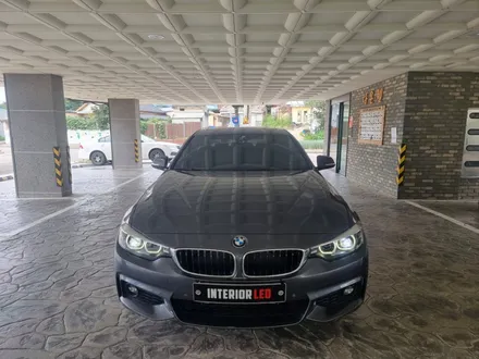 출장 <서울,경기,인천> BMW M4  아크릴 반매립 비노출 엠비언트라이트 풋등RGB 출장엠비언트시공 / 부천, 수도권 출장