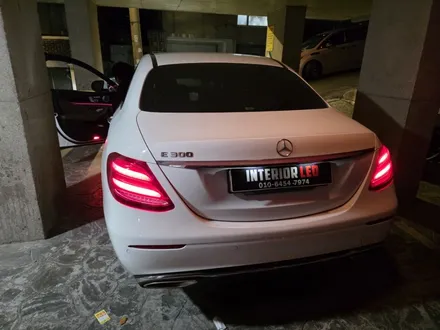 벤츠 w213 e300 송풍구엠비언트 4D전동부메스터 출장엠비언트 엠비언트공임시공 / 부천, 수도권 출장