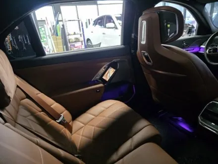 bmw 7시리즈 g70  회오리스피커엠비언트 740i 740d 740m 출장시공 출장엠비언트 / 부천, 수도권 출장