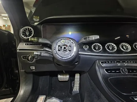 벤츠핸들 잠자리핸들 벤츠카본핸들 벤츠엠비언트 벤츠송풍구엠비언트 e220엠비언트 e쿠페엠비언트 w213엠비언트 출장엠비언트 interiorled w213쿠페 / 부천, 수도권 출장