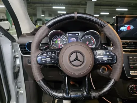 핸들교체를 출장으로? 출장엠비언트 핸들교체서비스 벤츠 w166 gls500 카본디컷핸들 / 부천, 수도권 출장