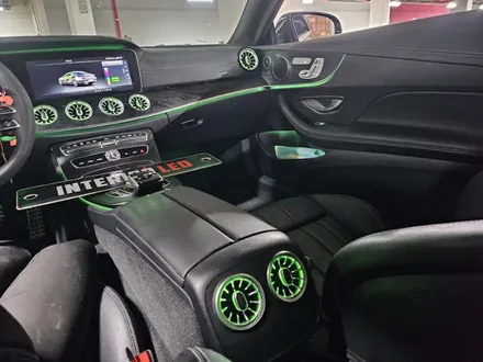 벤츠핸들 잠자리핸들 벤츠카본핸들 벤츠엠비언트 벤츠송풍구엠비언트 e220엠비언트 e쿠페엠비언트 w213엠비언트 출장엠비언트 interiorled w213쿠페 / 부천, 수도권 출장
