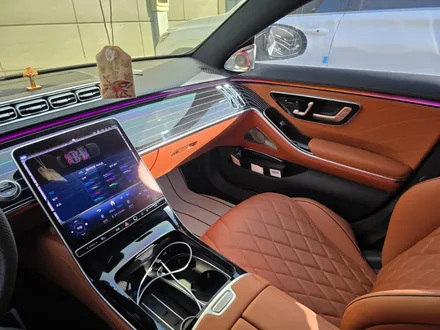 벤츠 w223 롱바디 s450 피아노라커트림 액티브엠비언트 4D전동부메스터 출장 엠비언트 출장시공 / 부천, 수도권 출장