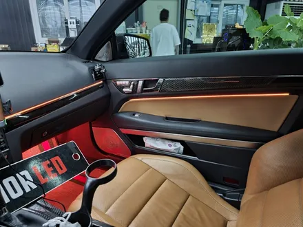 E350엠비언트 카브리올레엠비언트 E클엠비언트 벤츠무빙엠비언트 순정연동 과속연동 RGB DMX아크릴 부천무빙엠비언트 순정연동 과속연동 출장엠비언트 수도권출장엠비언트 / 부천, 수도권 출장
