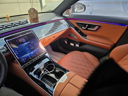 벤츠 w223 롱바디 s450 피아노라커트림 액티브엠비언트 4D전동부메스터 출장 엠비언트 출장시공 / 부천, 수도권 출장