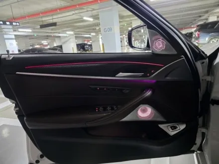 bmw g30 530i 회오리스피커 송풍구엠비언트 맵등실내등독서등엠비언트 선루프엠비언트 안전벨트엠비언트 콘솔엠비언트 크리스탈기어봉 출장엠비언트 / 부천, 수도권 출장