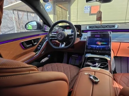 벤츠 w223 롱바디 s450 피아노라커트림 액티브엠비언트 4D전동부메스터 출장 엠비언트 출장시공 / 부천, 수도권 출장