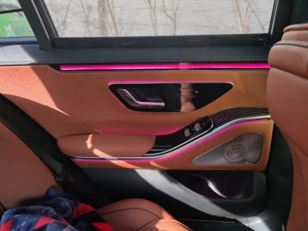 벤츠 w223 롱바디 s450 피아노라커트림 액티브엠비언트 4D전동부메스터 출장 엠비언트 출장시공 / 부천, 수도권 출장