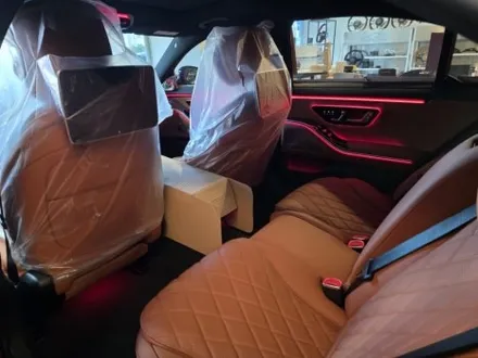 벤츠 w223 s580 롱바디 블랙에디션  신차출고 액티브엠비언트 피아노트림 전동부메스터 출장 시공 시트백피아노트림 / 부천, 수도권 출장