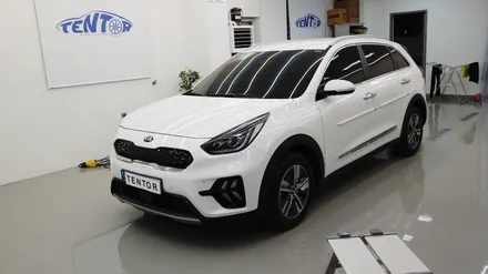 기아(KIA)_니로[실내랩핑]눈부신 하이그로시 쾌적한 운전을 위해 꾸미기[에이버리 브러쉬스틸][텐토르세종점] / 세종 장군면