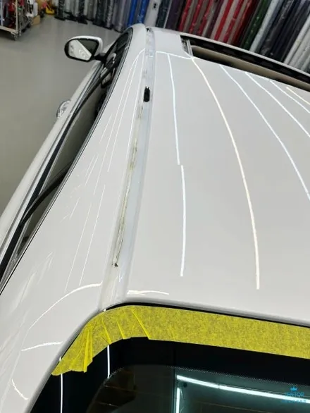 벤츠_E300[고광택루프스킨, 윈도우크롬딜리트][비닐프로그 Vinyl Frog 피아노블랙]세종랩핑/대전랩핑/청주랩핑/천안랩핑/공주랩핑/논산랩핑/고광택전체랩핑 / 세종 장군면