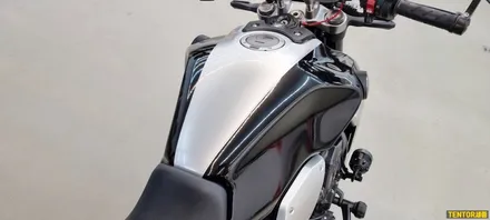 혼다_CB1000R[연료탱크랩핑][비닐프로그 메탈실버]세종랩핑/대전랩핑/청주랩핑/천안랩핑/공주랩핑/논산랩핑/고광택랩핑 / 세종 장군면