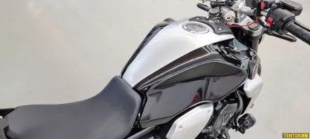 혼다_CB1000R[연료탱크랩핑][비닐프로그 메탈실버]세종랩핑/대전랩핑/청주랩핑/천안랩핑/공주랩핑/논산랩핑/고광택랩핑 / 세종 장군면