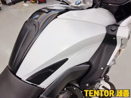 BMW_K1600bGT[전체랩핑]무지개빛 은은한 사틴화이트[3m 사틴고스트펄] / 세종 장군면