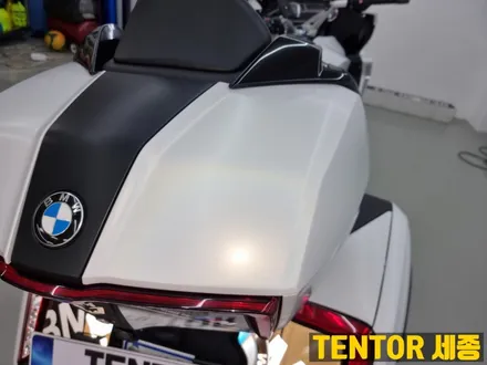 BMW_K1600bGT[전체랩핑]무지개빛 은은한 사틴화이트[3m 사틴고스트펄] / 세종 장군면