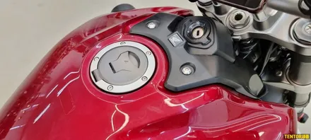 혼다_CB1000R[연료탱크랩핑][비닐프로그 메탈실버]세종랩핑/대전랩핑/청주랩핑/천안랩핑/공주랩핑/논산랩핑/고광택랩핑 / 세종 장군면