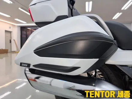 BMW_K1600bGT[전체랩핑]무지개빛 은은한 사틴화이트[3m 사틴고스트펄] / 세종 장군면
