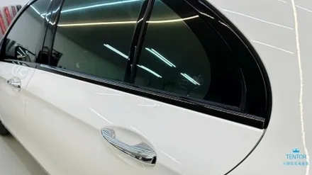 벤츠_E300[고광택루프스킨, 윈도우크롬딜리트][비닐프로그 Vinyl Frog 피아노블랙]세종랩핑/대전랩핑/청주랩핑/천안랩핑/공주랩핑/논산랩핑/고광택전체랩핑 / 세종 장군면