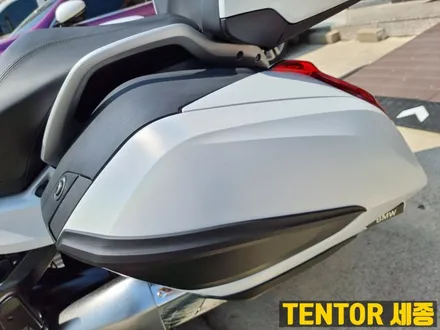 BMW_K1600bGT[전체랩핑]무지개빛 은은한 사틴화이트[3m 사틴고스트펄] / 세종 장군면
