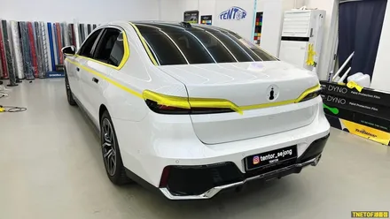 BMW_i7[듀오톤, 듀오랩핑][비닐프로그 Vinyl Frog 피아노블랙]세종랩핑/대전랩핑/청주랩핑/천안랩핑/공주랩핑/논산랩핑/고광택전체랩핑 / 세종 장군면