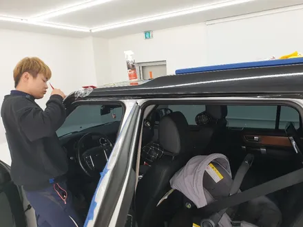 [텐토르 세종점]랜드로버_디스커버리4[루프스킨]3M 2080 유광 블랙 / 세종 장군면