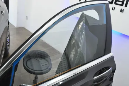 BMW 750Li xDrive 윈도우 틴팅 재시공 전면 퀀텀 28%, 측면 1열 티타늄 16% - 솔라가드 프리미엄 동대문점 / 서울 동대문구 답십리동